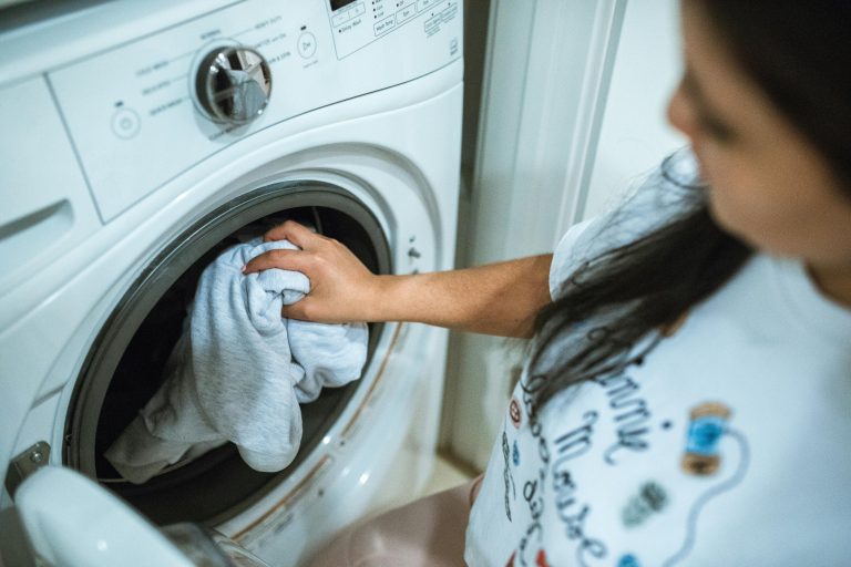 How to Wash Synthetic Clothes to Reduce Microplastic Shedding: The Science & Gear